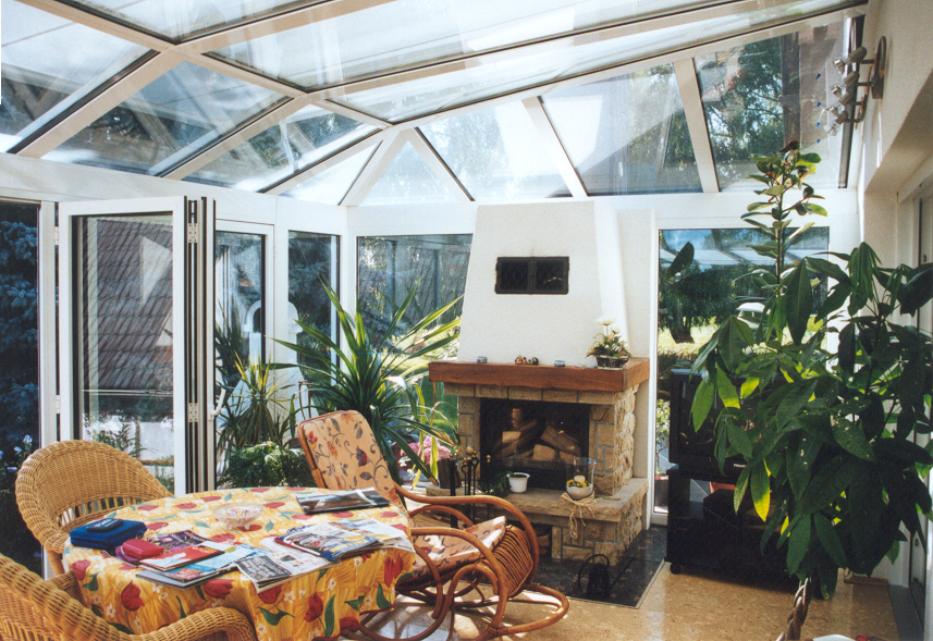 Wintergarten mit Falt-Schiebe-T�r und W�rmepumpe
