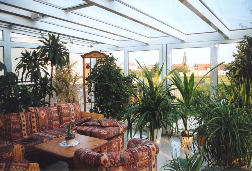 Wintergarten mit Falt-Schiebe-T�r und Markise